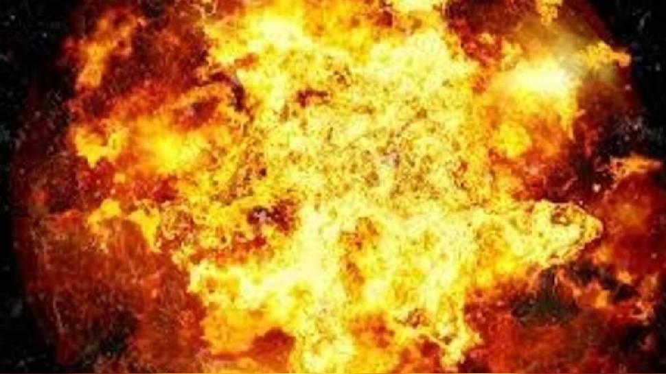 Palakkad News: പാലക്കാട് വീട്ടിൽ പൊട്ടിത്തെറി; സഹോദരങ്ങൾക്ക് പരിക്കേറ്റു Palakkad News: പാലക്കാട് വീട്ടിൽ പൊട്ടിത്തെറി; സഹോദരങ്ങൾക്ക് പരിക്കേറ്റു