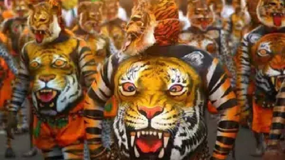 Holiday: പുലികളി; തൃശൂരിൽ നാളെ ഉച്ചയ്ക്ക് ശേഷം പ്രാദേശിക അവധി Holiday: പുലികളി; തൃശൂരിൽ നാളെ ഉച്ചയ്ക്ക് ശേഷം പ്രാദേശിക അവധി