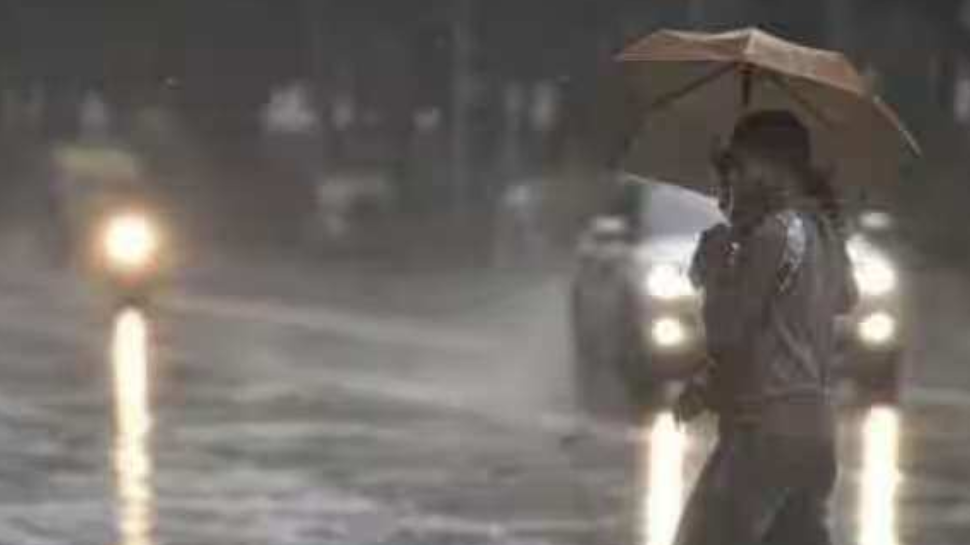 Kerala Rain Update: വരും ദിവസങ്ങളിൽ ഇടിമിന്നലോട് കൂടിയ മഴ; ശക്തമായ കാറ്റിനും സാധ്യതയെന്ന് മുന്നറിയിപ്പ് Kerala Rain Update: വരും ദിവസങ്ങളിൽ ഇടിമിന്നലോട് കൂടിയ മഴ; ശക്തമായ കാറ്റിനും സാധ്യതയെന്ന് മുന്നറിയിപ്പ്