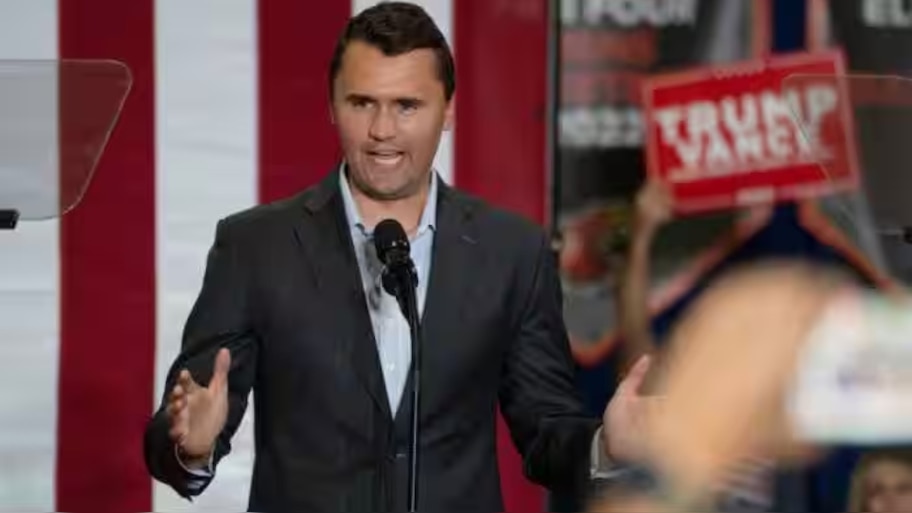 Charlie Kirk Shot Dead: ചാർലി കിർക്ക് വെടിയേറ്റ് കൊല്ലപ്പെട്ടു; കൊല്ലപ്പെട്ടത് ട്രംപിന്റെ വിശ്വസ്തനും വലതുപക്ഷ ആക്ടിവിസ്റ്റും