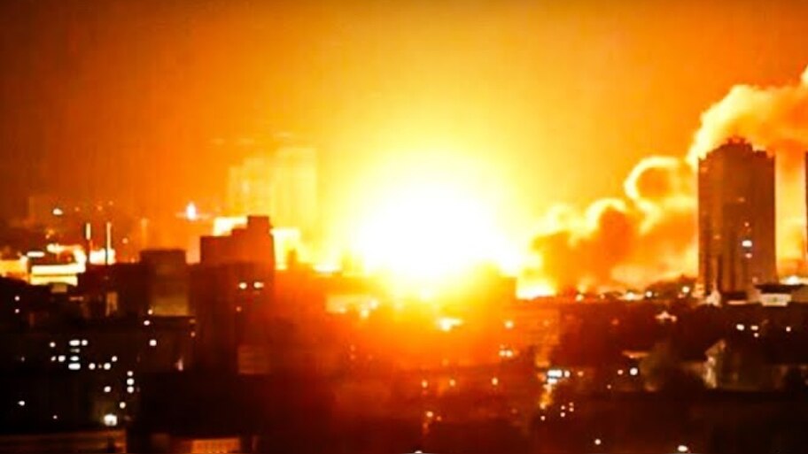 Israel Airstrikes In Yemen: യെമനിൽ വ്യോമാക്രമണം നടത്തി ഇസ്രയേൽ; 35 പേർ കൊല്ലപ്പെട്ടു, ആക്രമണം നടത്തിയത് ജനവാസ മേഖലകളിൽ