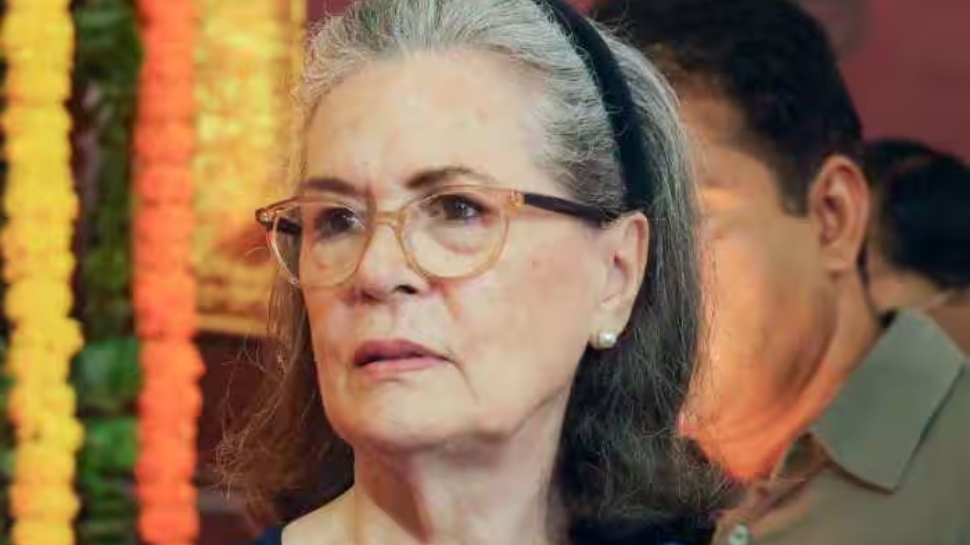Sonia Gandhi Over Citizenship Allegations: പൗരത്വ പരാതിയിൽ സോണിയ ഗാന്ധിക്കെതിരെ എഫ്ഐആർ രജിസ്റ്റർ ചെയ്യാനുള്ള ഹർജി തള്ളി ഹൈക്കോടതി Sonia Gandhi Over Citizenship Allegations: പൗരത്വ പരാതിയിൽ സോണിയ ഗാന്ധിക്കെതിരെ എഫ്ഐആർ രജിസ്റ്റർ ചെയ്യാനുള്ള ഹർജി തള്ളി ഹൈക്കോടതി