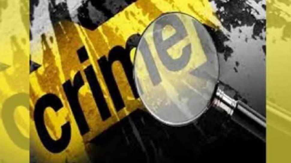 Murder Case: രണ്ടാം ഭാര്യയെയും കാമുകനെയും കഴുത്തറുത്ത് കൊന്നു; പൊലീസിൽ കീഴടങ്ങി 60കാരൻ Murder Case: രണ്ടാം ഭാര്യയെയും കാമുകനെയും കഴുത്തറുത്ത് കൊന്നു; പൊലീസിൽ കീഴടങ്ങി 60കാരൻ