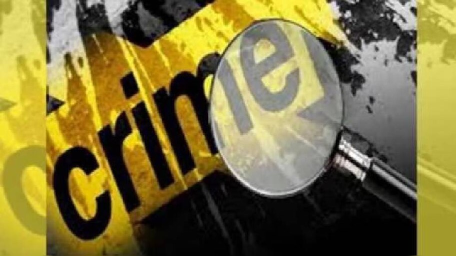 Murder Case: രണ്ടാം ഭാര്യയെയും കാമുകനെയും കഴുത്തറുത്ത് കൊന്നു; പൊലീസിൽ കീഴടങ്ങി 60കാരൻ
