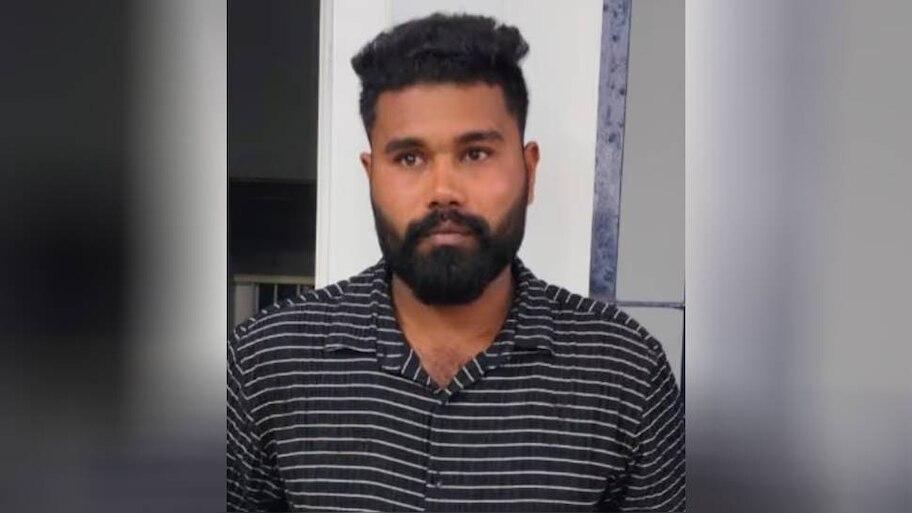 Crime News: വിവാഹ അഭ്യർത്ഥന നിരസിച്ചു; കാമുകിയെയും അച്ഛനെയും വീട്ടിൽ കയറി വെട്ടി യുവാവ്
