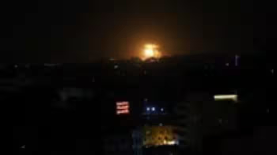 Israel Struck Hezbollah Site: തെക്കൻ ലെബനൻ ആക്രമിച്ച് ഇസ്രയേൽ; വെടിനിർത്തൽ പ്രഖ്യാപിച്ചിട്ടും അതിർത്തിയിൽ തുടരുന്ന സംഘർഷം Israel Struck Hezbollah Site: തെക്കൻ ലെബനൻ ആക്രമിച്ച് ഇസ്രയേൽ; വെടിനിർത്തൽ പ്രഖ്യാപിച്ചിട്ടും അതിർത്തിയിൽ തുടരുന്ന സംഘർഷം