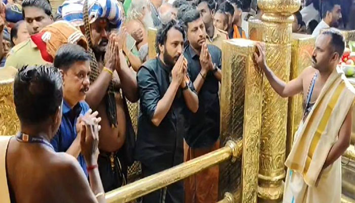Rahul Mamkootathil: വിവാദങ്ങൾക്കിടെ ശബരിമലയിൽ ദർശനം നടത്തി രാഹുൽ മാങ്കൂട്ടത്തിൽ Rahul Mamkootathil: വിവാദങ്ങൾക്കിടെ ശബരിമലയിൽ ദർശനം നടത്തി രാഹുൽ മാങ്കൂട്ടത്തിൽ