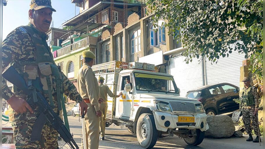 J&K Encounter: ജമ്മു കശ്മീരിലെ ഉധംപൂരിൽ ഏറ്റുമുട്ടൽ; പരിക്കേറ്റ സൈനികന് വീരമൃത്യു