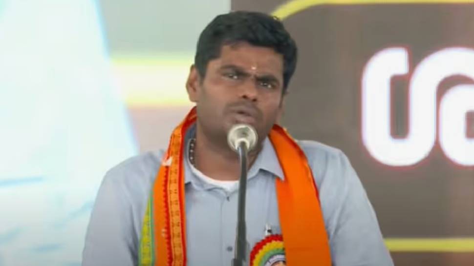 K Annamalai: 'ദൈവം ഇല്ലെന്ന് പറഞ്ഞവർ ഭഗവത് ഗീതയെക്കുറിച്ച് ക്ലാസെടുക്കുന്നു'; കെ അണ്ണാമലൈ K Annamalai: 'ദൈവം ഇല്ലെന്ന് പറഞ്ഞവർ ഭഗവത് ഗീതയെക്കുറിച്ച് ക്ലാസെടുക്കുന്നു'; കെ അണ്ണാമലൈ