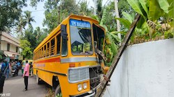 Venganur School Bus Accident: വിഴിഞ്ഞം വെങ്ങാനൂരിൽ സ്കൂൾ ബസ് അപകടത്തിൽപ്പെട്ട് വിദ്യാർത്ഥികൾക്ക് പരിക്ക്