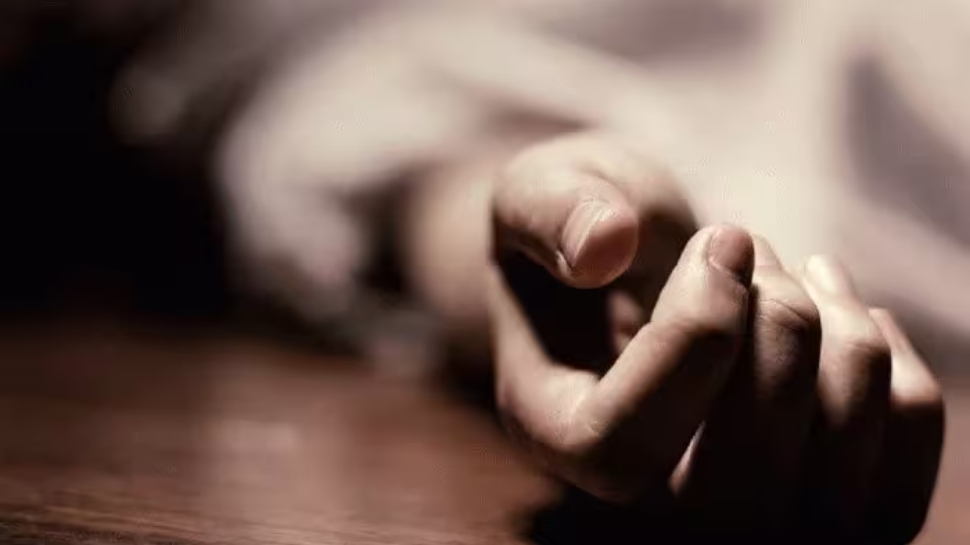 Medical Student: 'എനിക്ക് ഡോക്ടറാകേണ്ട അച്ഛാ'; നീറ്റ് പരീക്ഷയിൽ 99.99 ശതമാനം മാർക്ക് നേടിയ വിദ്യാർഥി ജീവനൊടുക്കി Medical Student: 'എനിക്ക് ഡോക്ടറാകേണ്ട അച്ഛാ'; നീറ്റ് പരീക്ഷയിൽ 99.99 ശതമാനം മാർക്ക് നേടിയ വിദ്യാർഥി ജീവനൊടുക്കി