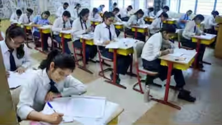 CBSE Exam: സിബിഎസ്ഇ പത്ത്, പ്ലസ്ടു ക്ലാസിലെ പരീക്ഷാ തീയതികൾ പ്രഖ്യാപിച്ചു; പത്താം ക്ലാസിന് ഇത്തവണ രണ്ട് പരീക്ഷ