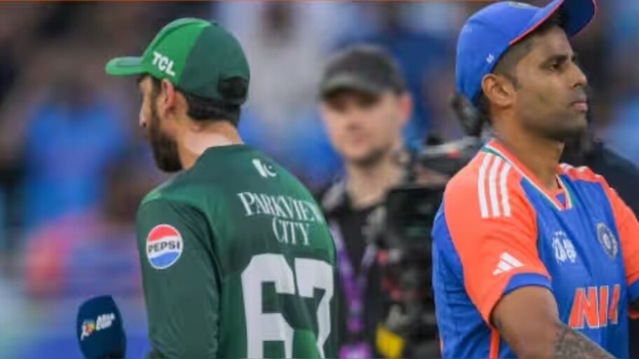 India vs Pakistan: ഇന്ത്യ-പാക് പോരാട്ടം; ടോസ് നേടി ഇന്ത്യ, പാകിസ്ഥാനെ ബാറ്റിങ്ങിന് അയച്ചു