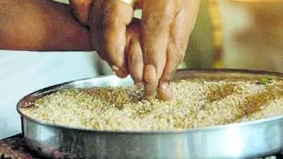 Vijayadashami 2025: ഇന്ന് വിജയദശമി; ആദ്യാക്ഷരം കുറിക്കാൻ കുരുന്നുകൾ, ക്ഷേത്രങ്ങളിൽ ഭക്തജനത്തിരക്ക്