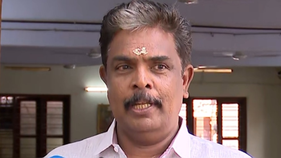 Sabarimala Gold Plate Case: സ്വർണപ്പാളി വിവാദത്തിൽ മുൻ അഡ്മിനിസ്‌ട്രേറ്റീവ് ഓഫീസർ മുരാരി ബാബുവിന് സസ്പെൻഷൻ