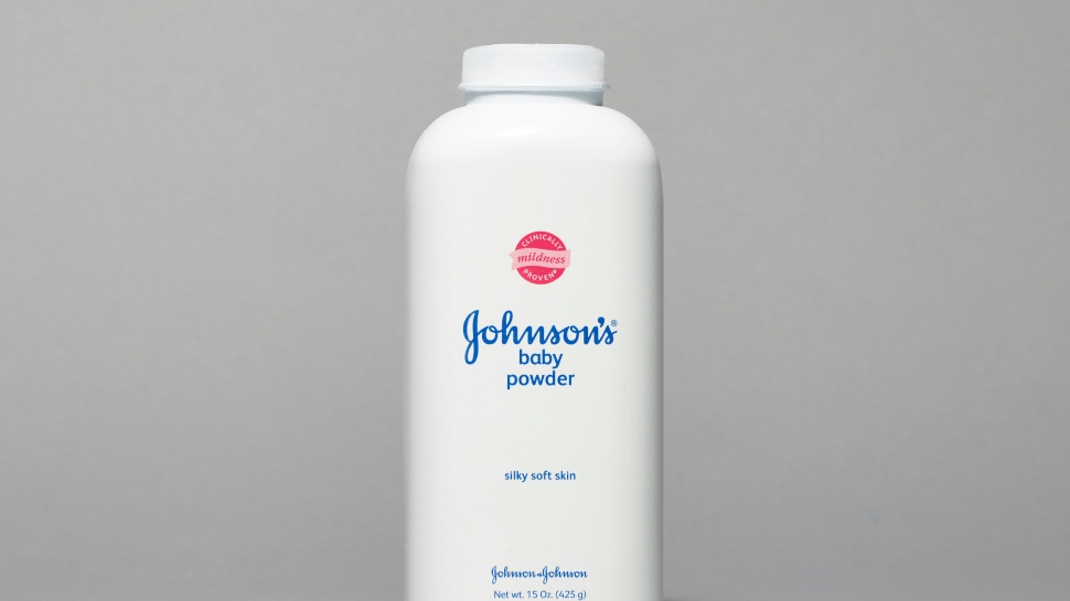 Johnson & Johnson to pay $966 million: ജോൺസൺ ആൻഡ് ജോൺസൺ ടാൽക് കാൻസർ കേസ്;966 മില്യൺ ഡോളർ നഷ്ടപരിഹാരം നൽകാൻ ഉത്തരവിട്ട് കോടതി Johnson & Johnson to pay $966 million: ജോൺസൺ ആൻഡ് ജോൺസൺ ടാൽക് കാൻസർ കേസ്;966 മില്യൺ ഡോളർ നഷ്ടപരിഹാരം നൽകാൻ ഉത്തരവിട്ട് കോടതി