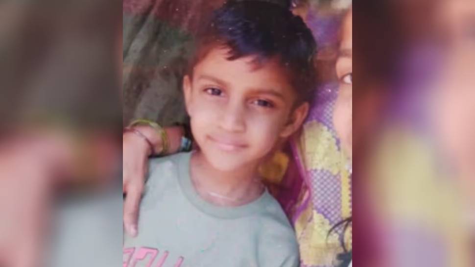 Fire Break out: കര്ണാടകയില് സ്കൂളിന് തീപിടിച്ചു; എട്ടുവയസുകാരന് ദാരുണാന്ത്യം Fire Break out: കര്ണാടകയില് സ്കൂളിന് തീപിടിച്ചു; എട്ടുവയസുകാരന് ദാരുണാന്ത്യം