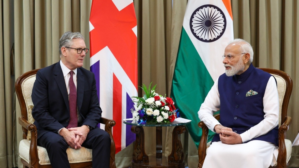 Keir Starmer India visit: ഇന്ത്യയിലേക്ക് മിസൈൽ വിതരണം; 468 മില്യൺ ഡോളറിൻ്റെ കരാറിൽ യുകെ ഒപ്പുവച്ചു Keir Starmer India visit: ഇന്ത്യയിലേക്ക് മിസൈൽ വിതരണം; 468 മില്യൺ ഡോളറിൻ്റെ കരാറിൽ യുകെ ഒപ്പുവച്ചു