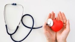 Heart Health: ഹൃദയാരോഗ്യം മെച്ചപ്പെടുത്താൻ ഈ പഴങ്ങൾ കഴിക്കൂ