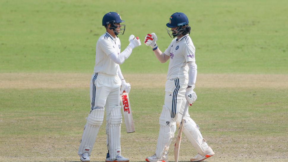 IND vs WI 2nd Test 2025: വിൻഡീസിനെ തകർത്ത് പരമ്പര സ്വന്തമാക്കി ഇന്ത്യ; ജയം ഏഴ് വിക്കറ്റിന് IND vs WI 2nd Test 2025: വിൻഡീസിനെ തകർത്ത് പരമ്പര സ്വന്തമാക്കി ഇന്ത്യ; ജയം ഏഴ് വിക്കറ്റിന്