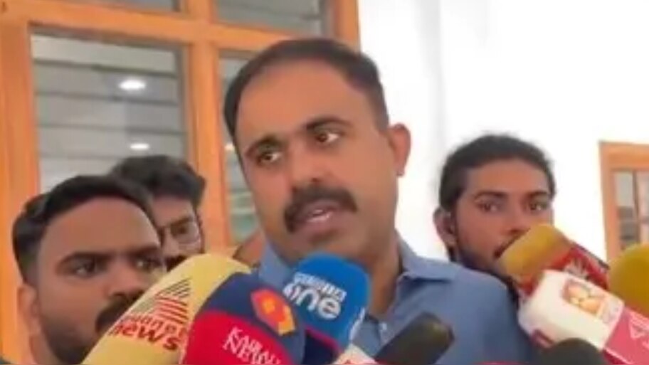 Abin Varkey: സ്ഥാനമല്ല പ്രശ്നം, കേരളത്തിൽ തന്നെ തുടരണം; നേതൃത്വത്തോടെ അഭ്യർത്ഥിക്കുമെന്ന് അബിൻ വർക്കി
