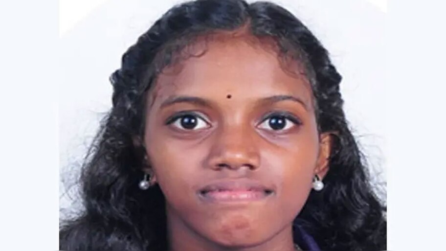 Kollam News: മരുതിമലയിൽ നിന്ന് 2 വിദ്യാർത്ഥിനികൾ താഴേയ്ക്ക് വീണു, ഒരാൾ മരിച്ചു
