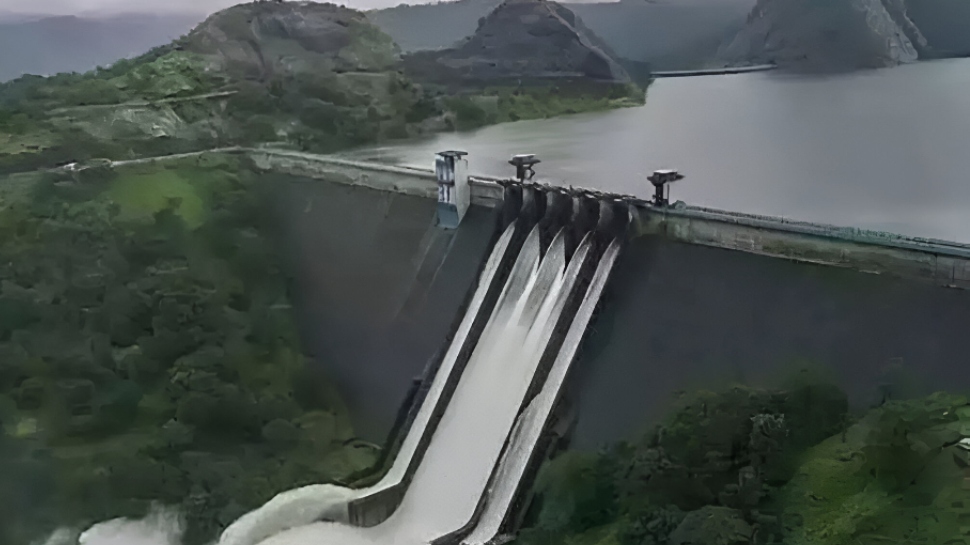 Heavy rain In Idukki: മുല്ലപ്പെരിയാറിൽ ജലനിരപ്പ് വർധിക്കുന്നു; ഷട്ടർ വീണ്ടും തുറക്കും; താഴ്ന്ന പ്രദേശങ്ങളിൽ വെള്ളം കയറാൻ സാധ്യത Heavy rain In Idukki: മുല്ലപ്പെരിയാറിൽ ജലനിരപ്പ് വർധിക്കുന്നു; ഷട്ടർ വീണ്ടും തുറക്കും; താഴ്ന്ന പ്രദേശങ്ങളിൽ വെള്ളം കയറാൻ സാധ്യത
