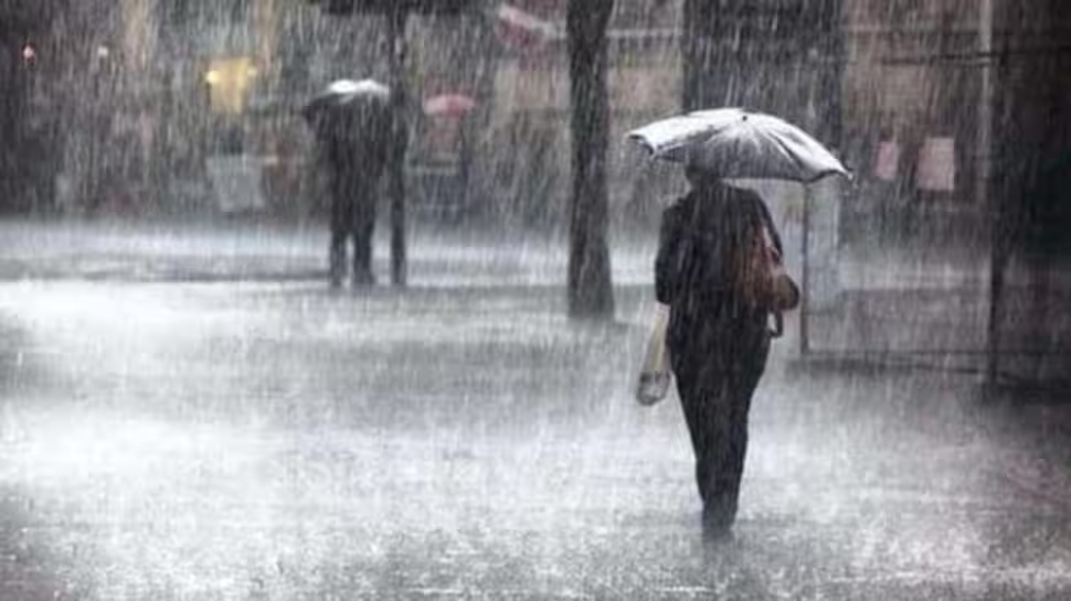 Rain Alert Kerala: അറബിക്കടലിൽ ശക്തികൂടിയ ന്യൂനമർദ്ദം; കേരളത്തിൽ ഒരാഴ്ച ഇടിമിന്നലോട് കൂടിയ ശക്തമായ മഴയ്ക്ക് സാധ്യത Rain Alert Kerala: അറബിക്കടലിൽ ശക്തികൂടിയ ന്യൂനമർദ്ദം; കേരളത്തിൽ ഒരാഴ്ച ഇടിമിന്നലോട് കൂടിയ ശക്തമായ മഴയ്ക്ക് സാധ്യത
