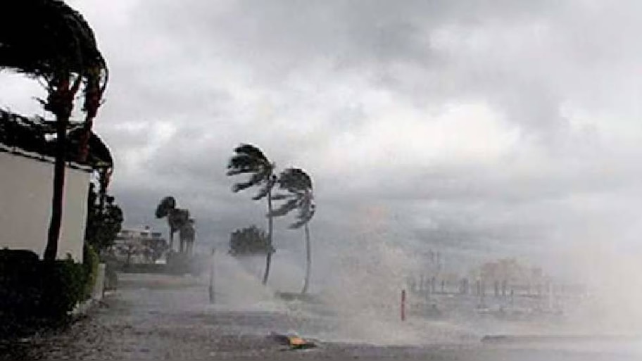 Rain Alert: ജാഗ്രത..! സംസ്ഥാനത്ത് കനത്ത മഴ തുടരുന്നു; 12 ജില്ലകളില്‍ യെല്ലോ അല‍േർട്ട്