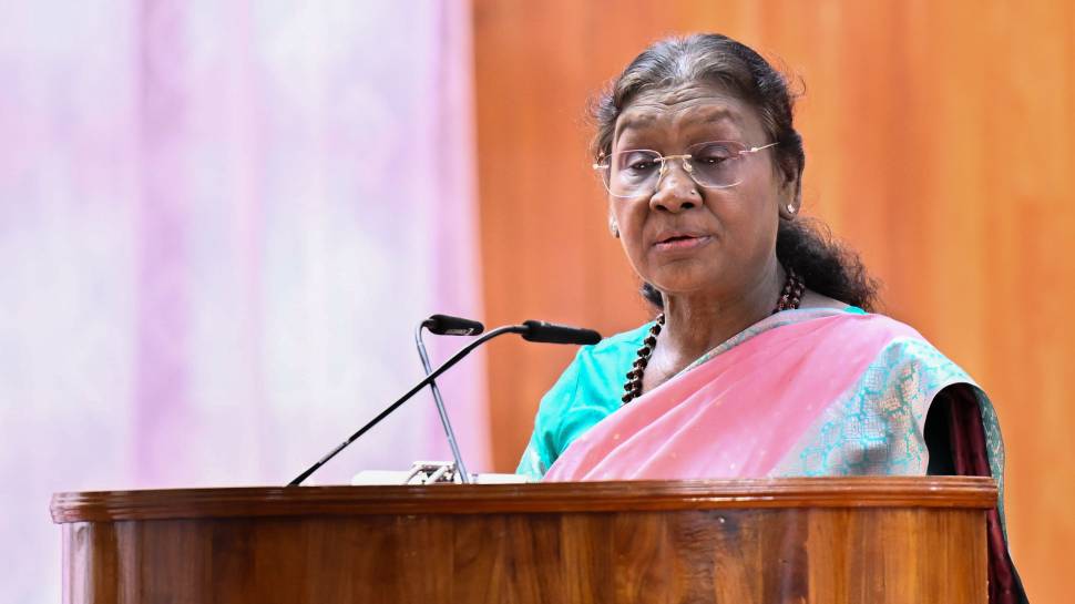 President Kerala Visit: രാഷ്ട്രപതിയുടെ സന്ദർശനം; കൊച്ചിയിൽ നാളെ ഗതാഗത നിയന്ത്രണം President Kerala Visit: രാഷ്ട്രപതിയുടെ സന്ദർശനം; കൊച്ചിയിൽ നാളെ ഗതാഗത നിയന്ത്രണം