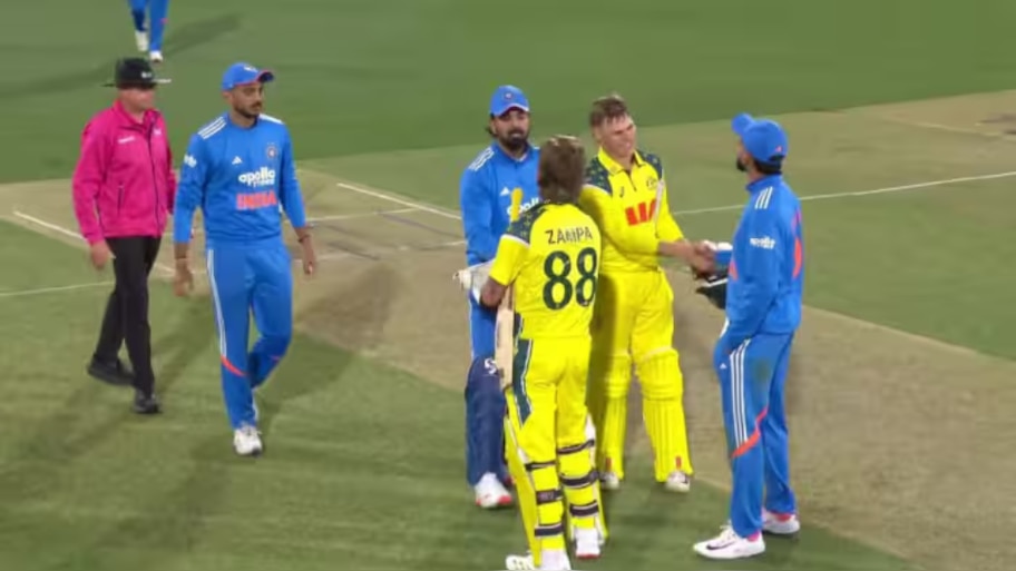 IND vs AUS 2nd ODI: രണ്ടാം ഏകദിനത്തിലും ഇന്ത്യയ്ക്ക് പരാജയം; 17 വർഷത്തെ ചരിത്രം മാറ്റിയെഴുതി, പരമ്പര സ്വന്തമാക്കി ഓസ്ട്രേലിയ