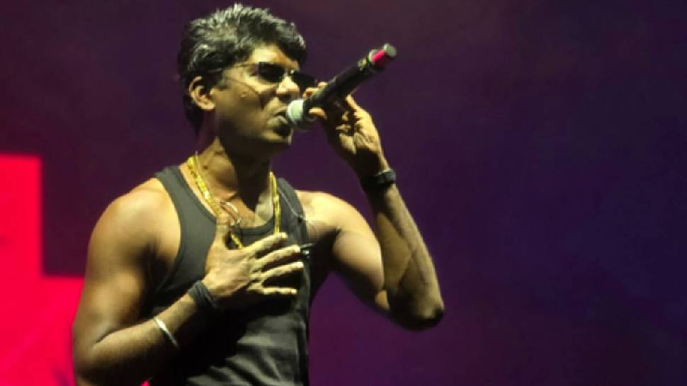 Rapper Vedan Bail: ഗവേഷക വിദ്യാർഥിനിയെ അപമാനിച്ചെന്ന കേസ്; റാപ്പർ വേടന് ജാമ്യ വ്യവസ്ഥയിൽ ഇളവ് Rapper Vedan Bail: ഗവേഷക വിദ്യാർഥിനിയെ അപമാനിച്ചെന്ന കേസ്; റാപ്പർ വേടന് ജാമ്യ വ്യവസ്ഥയിൽ ഇളവ്