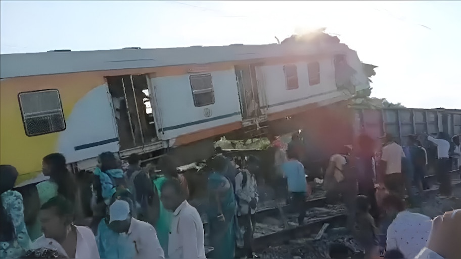 Bilaspur Train Accident: ബിലാസ്പൂരിൽ ട്രെയിനുകൾ തമ്മിൽ കൂട്ടിയിടിച്ചു; 10 മരണം