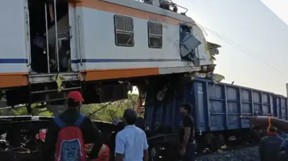 Bilaspur Train Accident: ബിലാസ്പൂർ ട്രെയിൻ അപകടം; അന്വേഷണം പ്രഖ്യാപിച്ച് റെയിൽവെ, 10 ലക്ഷം ധനസഹായവും Bilaspur Train Accident: ബിലാസ്പൂർ ട്രെയിൻ അപകടം; അന്വേഷണം പ്രഖ്യാപിച്ച് റെയിൽവെ, 10 ലക്ഷം ധനസഹായവും