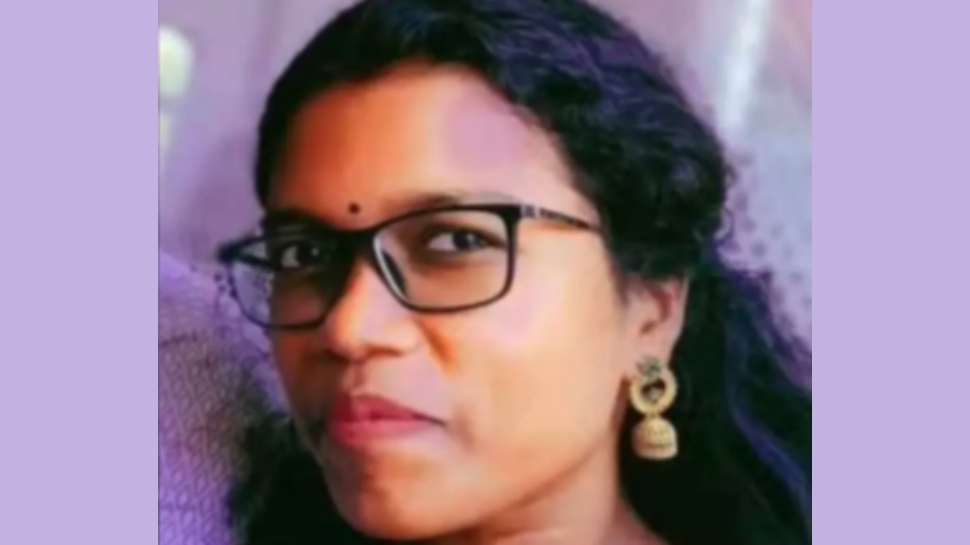 SAT Hospital Trivandrum: പ്രസവത്തിനിടെ യുവതി മരിച്ചത് ചികിത്സാപ്പിഴവെന്ന് ആരോപണം; എസ്എടി ആശുപത്രിക്കെതിരെ കുടുംബം SAT Hospital Trivandrum: പ്രസവത്തിനിടെ യുവതി മരിച്ചത് ചികിത്സാപ്പിഴവെന്ന് ആരോപണം; എസ്എടി ആശുപത്രിക്കെതിരെ കുടുംബം