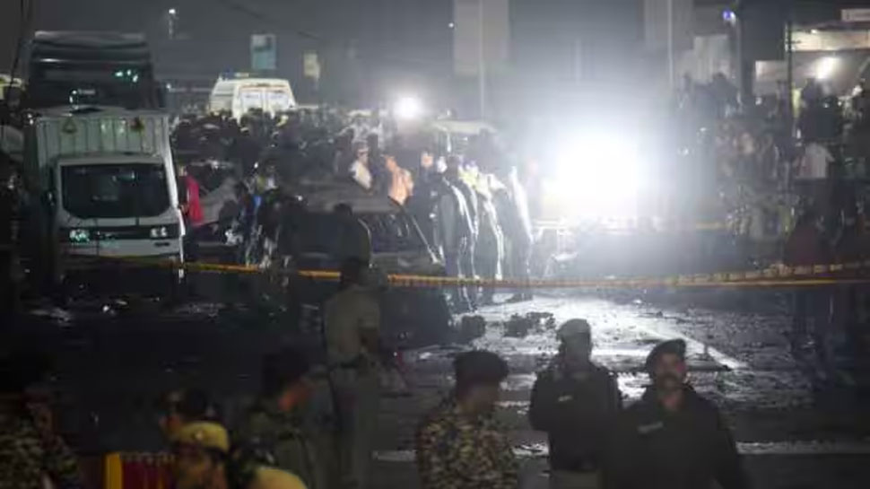Delhi Red Fort Blast: ഡൽഹി സ്ഫോടനം: ലക്ഷ്യം വെച്ചത് തിരക്കേറിയ ചാന്ദ്നി ചൗക്ക് മാർക്കറ്റെന്ന് റിപ്പോർട്ട് Delhi Red Fort Blast: ഡൽഹി സ്ഫോടനം: ലക്ഷ്യം വെച്ചത് തിരക്കേറിയ ചാന്ദ്നി ചൗക്ക് മാർക്കറ്റെന്ന് റിപ്പോർട്ട്