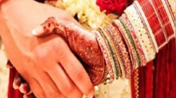 Wedding Card Vastu Tips: കല്യാണക്കുറിയിൽ വധൂവരന്മാരുടെ ചിത്രങ്ങൾ വയ്ക്കാമോ? വാസ്തു ശാസ്ത്രത്തിൽ പറയുന്നതെന്ത്...
