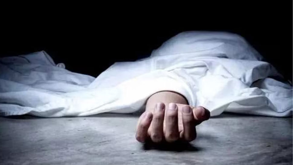 CPM Branch Secretary Found Dead: സിപിഐഎം ബ്രാഞ്ച് സെക്രട്ടറിയെ തൂങ്ങിമരിച്ച നിലയിൽ CPM Branch Secretary Found Dead: സിപിഐഎം ബ്രാഞ്ച് സെക്രട്ടറിയെ തൂങ്ങിമരിച്ച നിലയിൽ