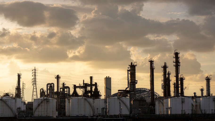 Crude Oil: യൂറോപ്യൻ യൂണിയൻ ഉപരോധം; റഷ്യയിൽ നിന്നും എണ്ണ ഇറക്കുമതി നിർത്തി റിലയൻസ് 