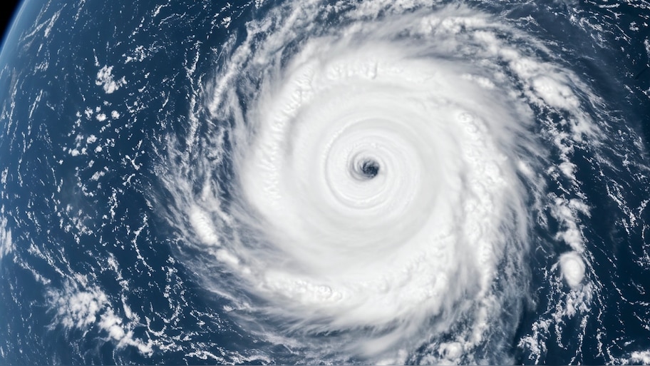 Ditwah Cyclone: ശ്രീലങ്കയിൽ കനത്ത നാശം വിതച്ച് ഡിറ്റ് വാ ചുഴലിക്കാറ്റ്; 66 മരണം, രക്ഷാദൗത്യം തുടരുന്നു