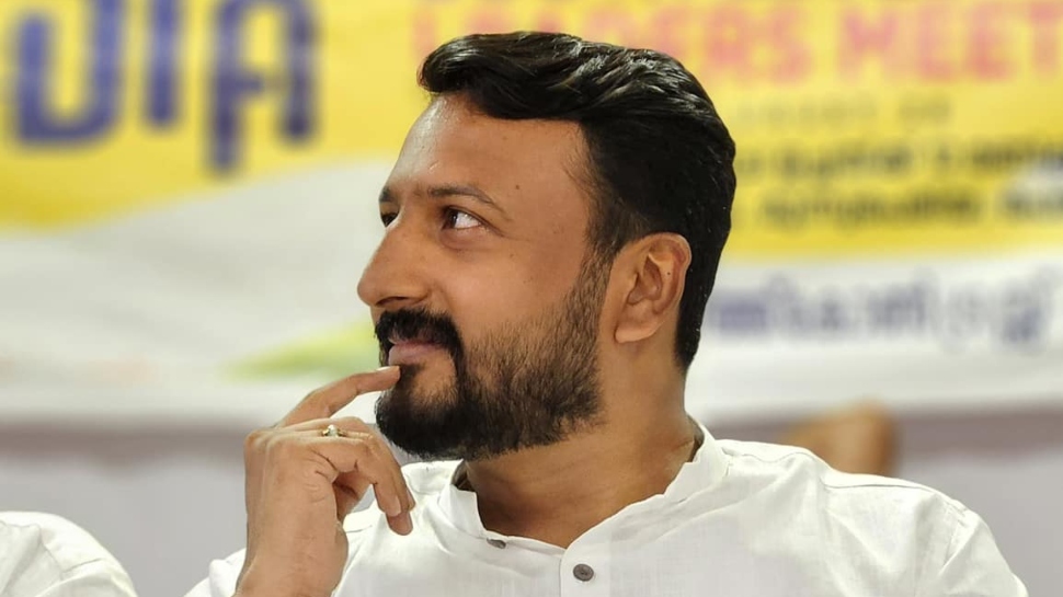 Rahul Mamkootathil: ജാമ്യ ഹർജി അടച്ചിട്ട കോടതി മുറിയിൽ പരിഗണിക്കണം; രഹുൽ മാങ്കൂട്ടത്തിലിൻ്റെ പുതിയ ഹർജി Rahul Mamkootathil: ജാമ്യ ഹർജി അടച്ചിട്ട കോടതി മുറിയിൽ പരിഗണിക്കണം; രഹുൽ മാങ്കൂട്ടത്തിലിൻ്റെ പുതിയ ഹർജി