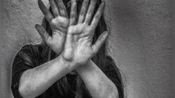 സ്ത്രീധനത്തിന്റ പേരിൽ ഭാര്യയെ മർദിച്ച സംഭവം; ഭർത്താവിനും ബന്ധുക്കൾക്കുമെതിരെ കേസ്