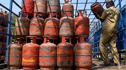 LPG Price: 14 kg എൽപിജി സിലിണ്ടറിന് സർക്കാർ ചെലവ് എത്ര? ഒരു സിലിണ്ടറിന് എത്ര നഷ്ടം? അറിയാം...