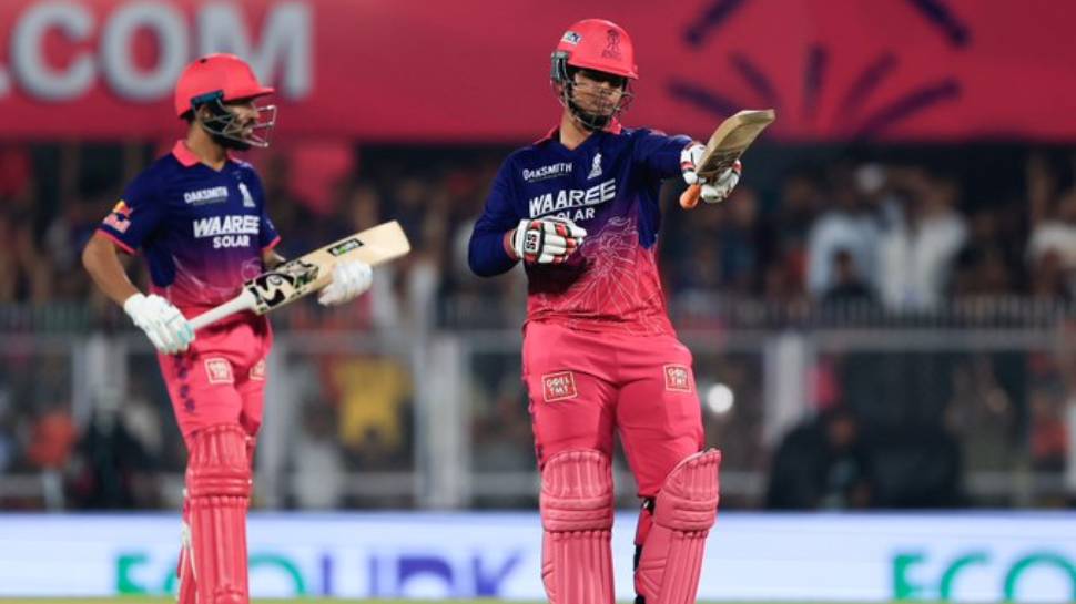 IPL 2026 RR vs RCB: രാജസ്ഥാന് റോയല്സിന് തുടര്ച്ചയായ നാലാം ജയം; റോയല് ചലഞ്ചേഴ്സ് ബെംഗളുരുവിനെ തകര്ത്തത് 6 വിക്കറ്റിന് IPL 2026 RR vs RCB: രാജസ്ഥാന് റോയല്സിന് തുടര്ച്ചയായ നാലാം ജയം; റോയല് ചലഞ്ചേഴ്സ് ബെംഗളുരുവിനെ തകര്ത്തത് 6 വിക്കറ്റിന്