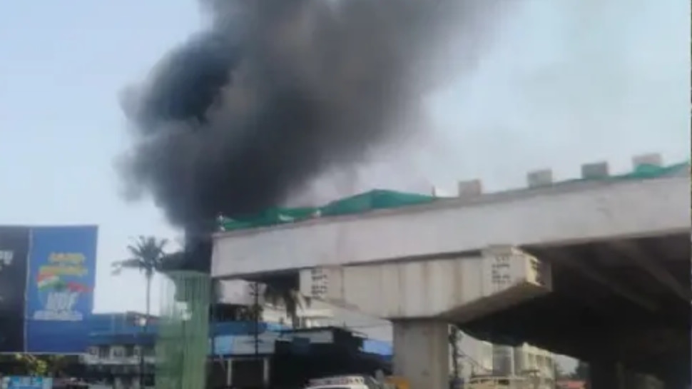 Fire Outbreak: തുറവൂർ താലൂക്ക് ആശുപത്രിയിൽ തീപിടിത്തം; തീപിടത്തമുണ്ടായത് ഡയാലിസിസ് യൂണിറ്റിന് മുകൾഭാ​ഗത്ത്