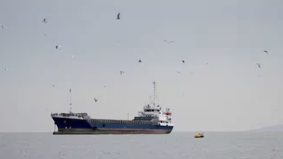 Chinese ship: യുഎസിന്റെ നാവിക ഉപരോധത്തെ വകവയ്ക്കാതെ ചൈനീസ് കപ്പൽ; ഹോർമുസ് കടന്ന് ചൈനീസ് ടാങ്ക‍ർ