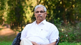 സത്യപ്രതിജ്ഞ വേദിയിൽ മുഖ്യമന്ത്രിയും മന്ത്രിമാരും ചീഫ് സെക്രട്ടറിമാരും മാത്രം