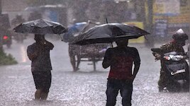 ഇന്നും മഴ കനക്കും, കുട എടുക്കാൻ മറക്കണ്ട; 8 ജില്ലകളിൽ യെല്ലോ അലർട്ട്