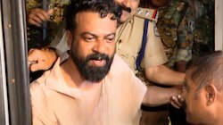 വട്ടിയൂർക്കാവിൽ ബിജെപി കൗൺസിലറുടെ അറസ്റ്റിനിടെ നാടകീയ സംഭവങ്ങൾ; വെടിയുതിർത്ത് പോലീസ്