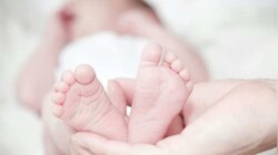 Newborn Baby Death: വെള്ളിയാഴ്ച പിതാവ് മരിച്ചു, പിന്നാലെ കുഞ്ഞും; 18 ദിവസം പ്രായമുള്ള നവജാതശിശുവിന് ദാരുണാന്ത്യം, പാൽ തൊണ്ടയിൽ കുടുങ്ങിയതെന്ന് നി​ഗമനം